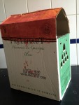 DIY Tuto grange ferme carton fabrication maison homemade barn caisse vin peinture famille zéro déchet récupérer création maison récup récupération jouet jeu